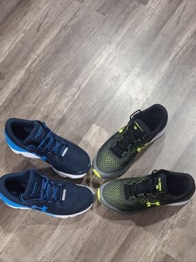2Under Armour Mens Athletic Shoes in Navy Blue and Neon Green/Black
